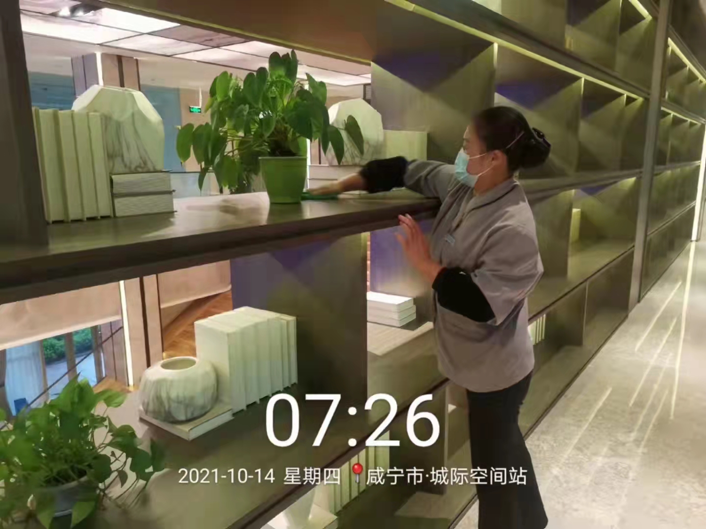 環(huán)境+服務(wù)，100%的付出與專(zhuān)注，用實(shí)際行動(dòng)完成使命和責(zé)任，讓服務(wù)更貼心。